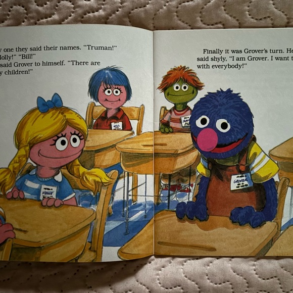 Sesame Street Grover Goes To School Paperback Book Childrens Television Workshop - Picture 4 of 7